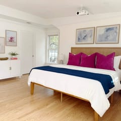Airy 3-Floor Downtown Getaway-Private Driveway