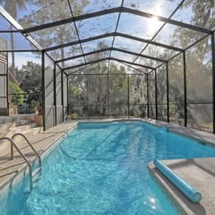 Relaxing Pool Paradise - Private Oasis Sleeps 14